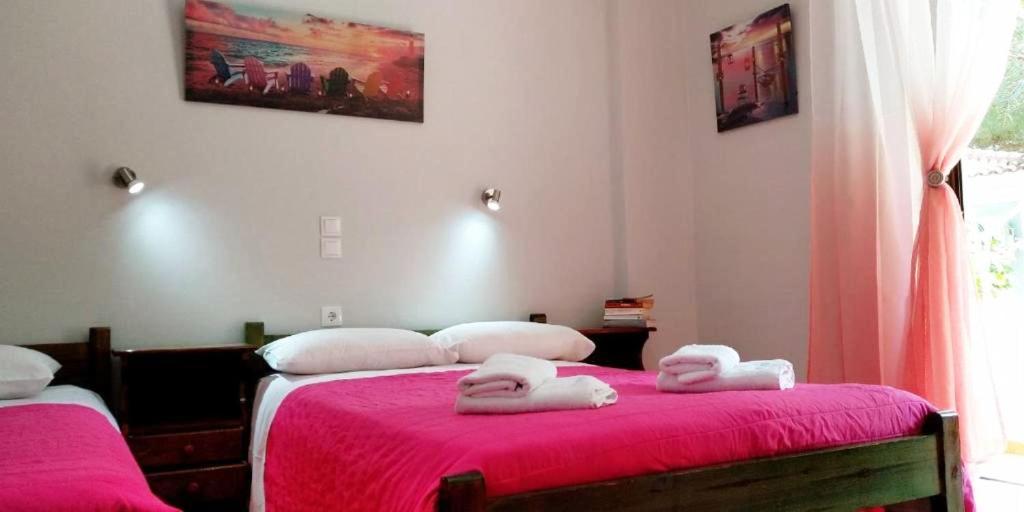 Kuris Studios & Apartments Vasilikí Eksteriør bilde